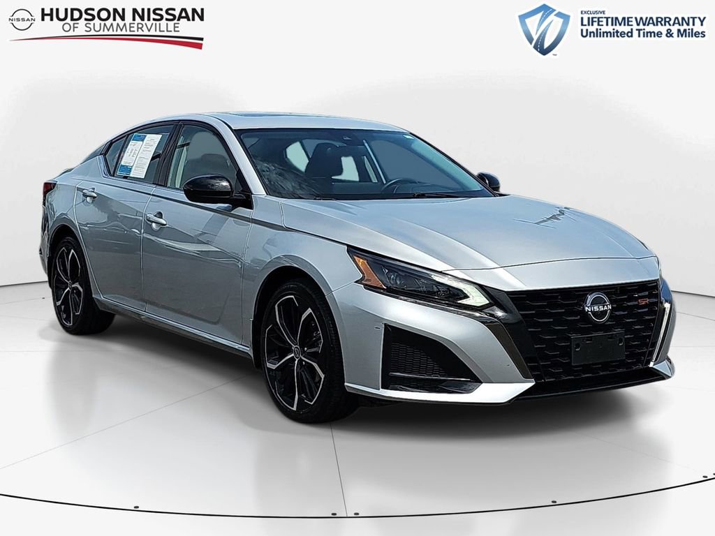 Used 2023 Nissan Altima 2.5 SR w/ SR Premium Package