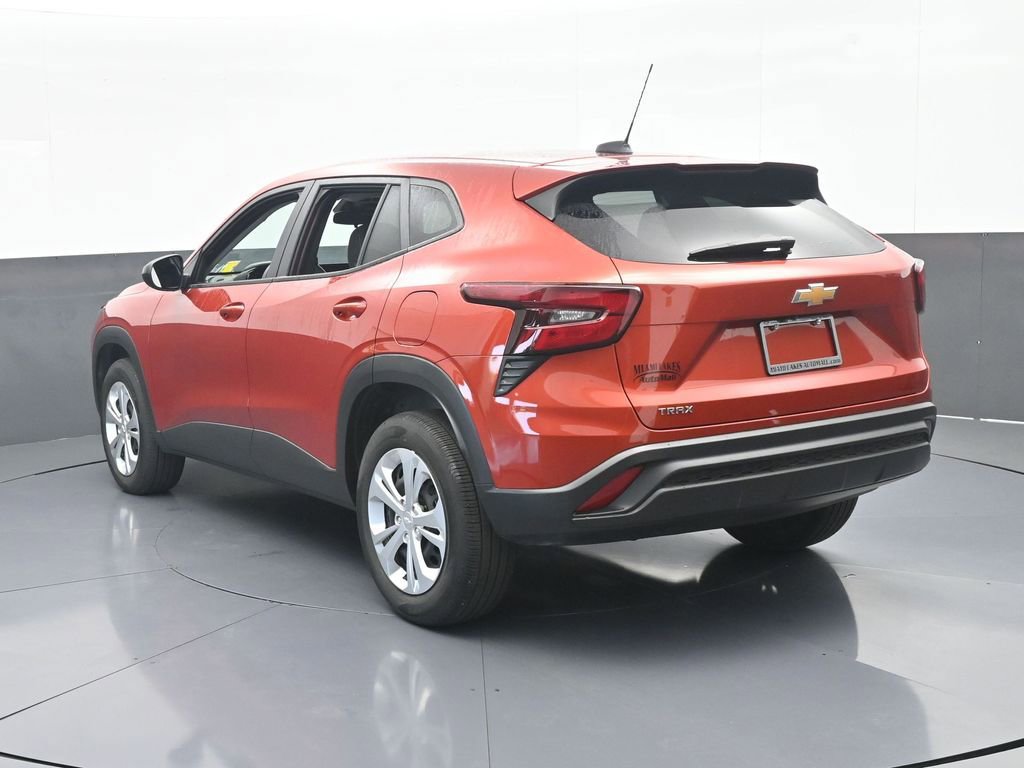 Used 2024 Chevrolet Trax LS image 4