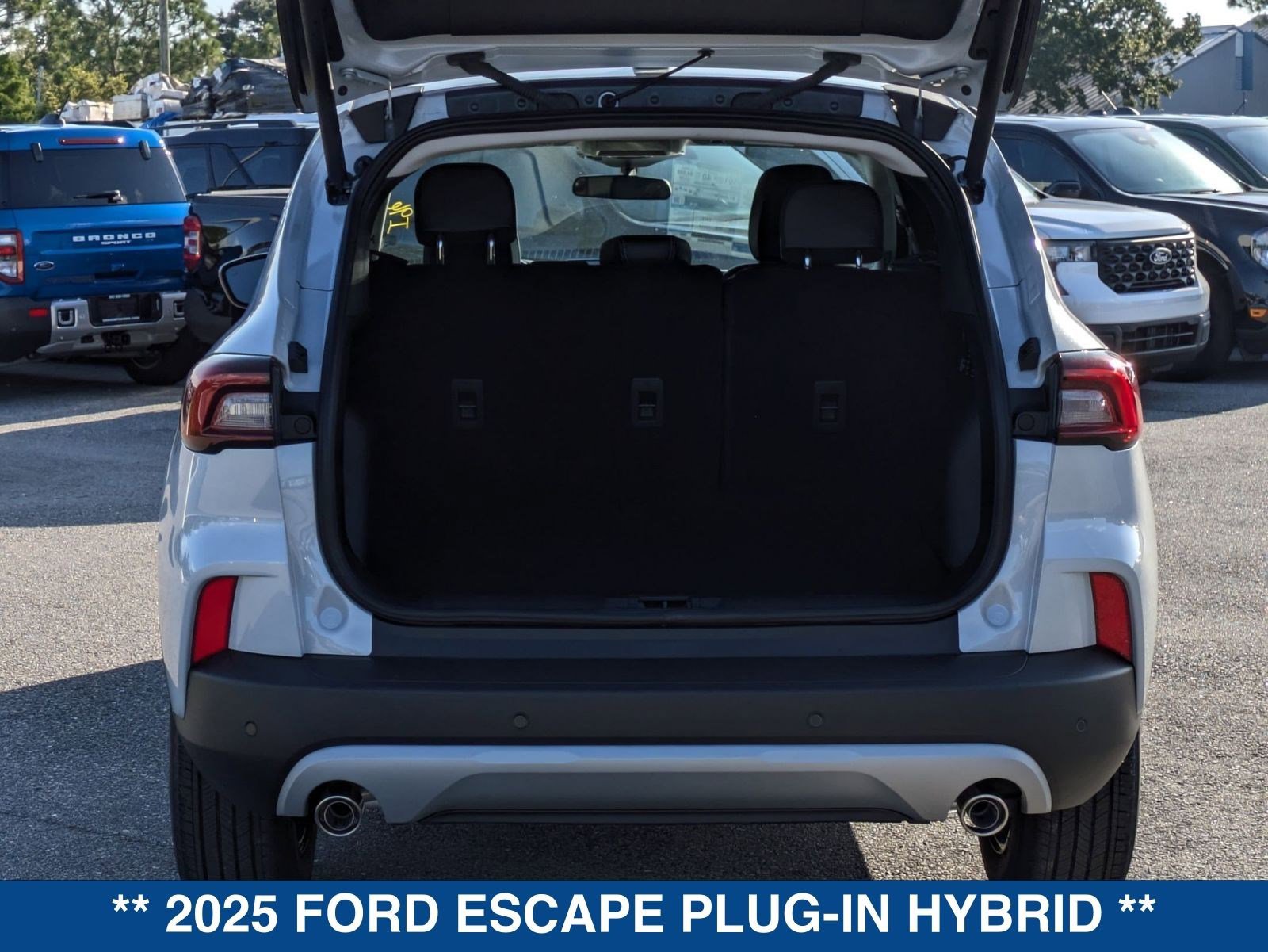 New 2025 Ford Escape SE image 14