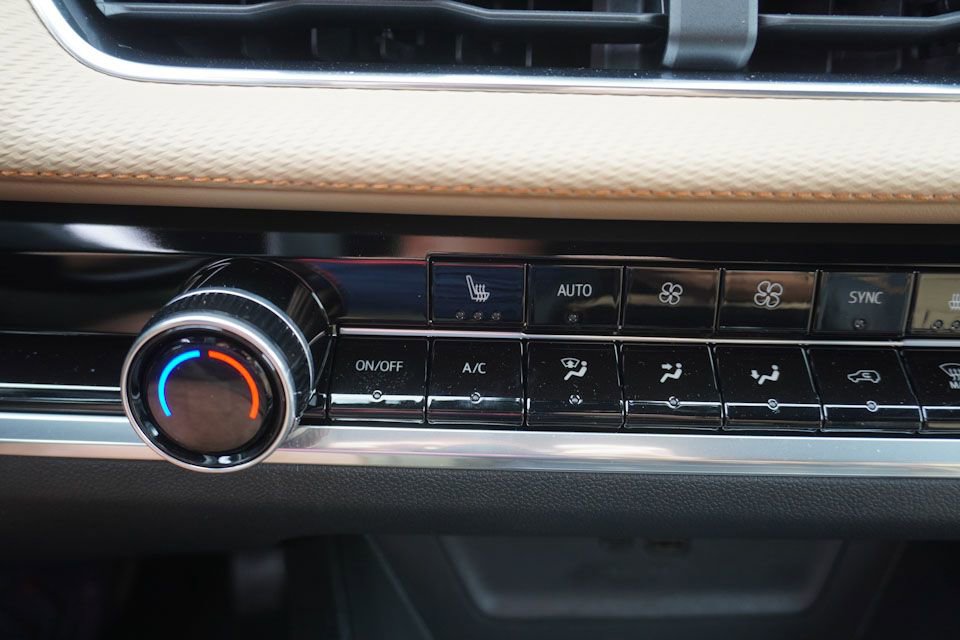 New 2025 Chevrolet Equinox ACTIV w/ Safety and Technology Package image 14