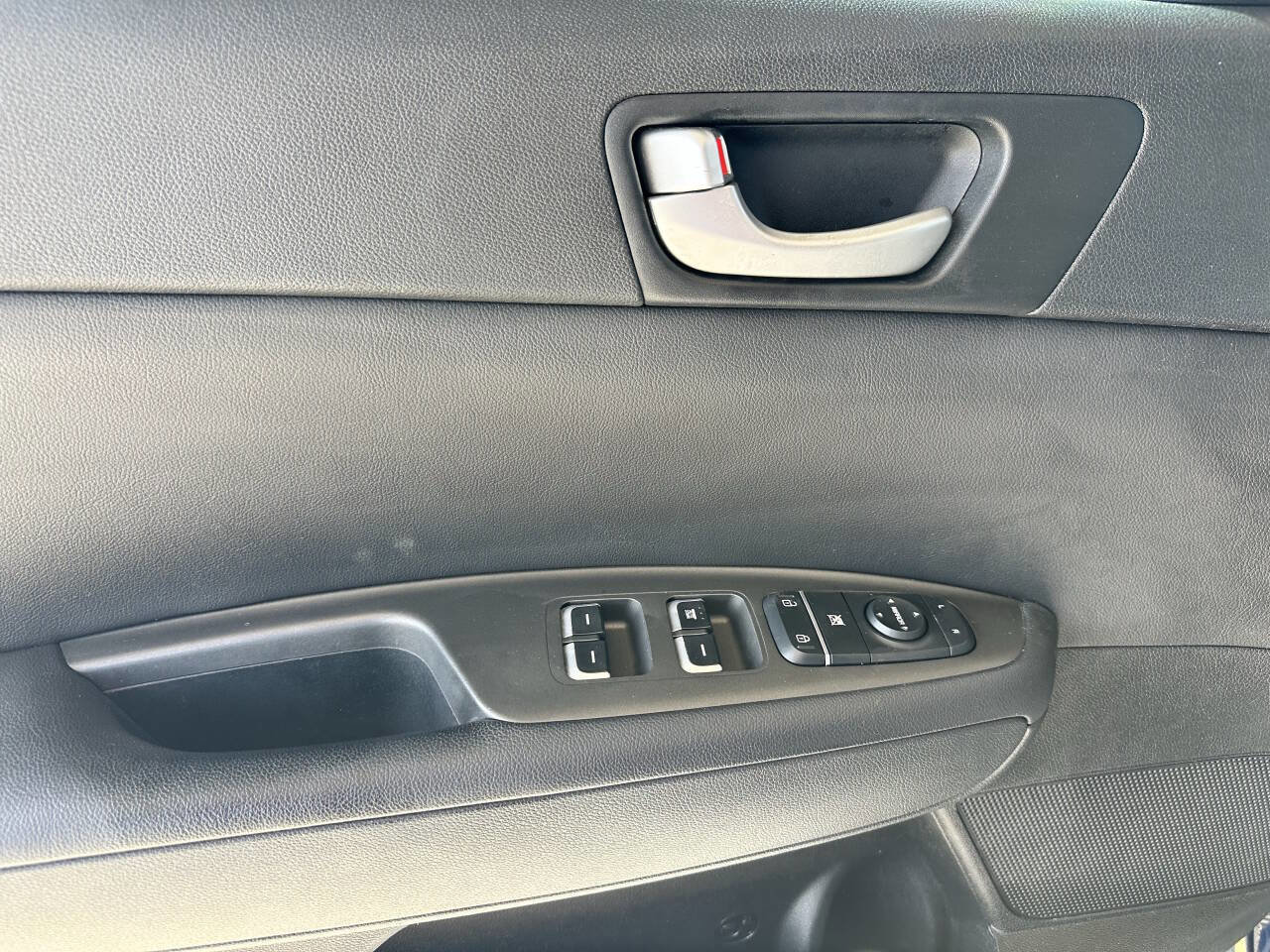 Used 2017 Kia Optima LX image 9