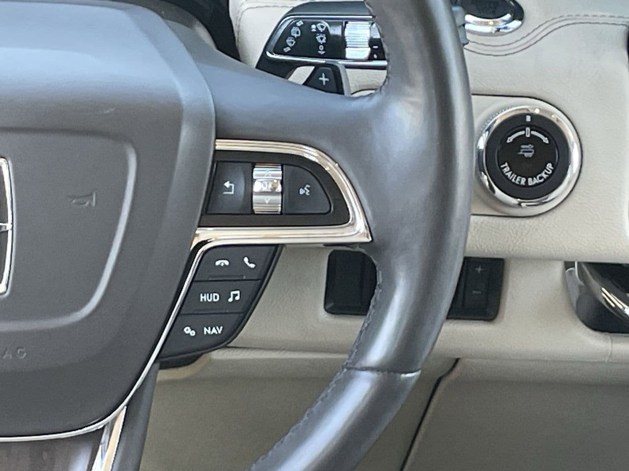Used 2020 Lincoln Navigator Reserve w/ Luxury Package AWD/4WD image 21