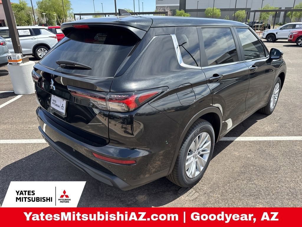 New 2026 Mitsubishi Outlander ES FWD image 3