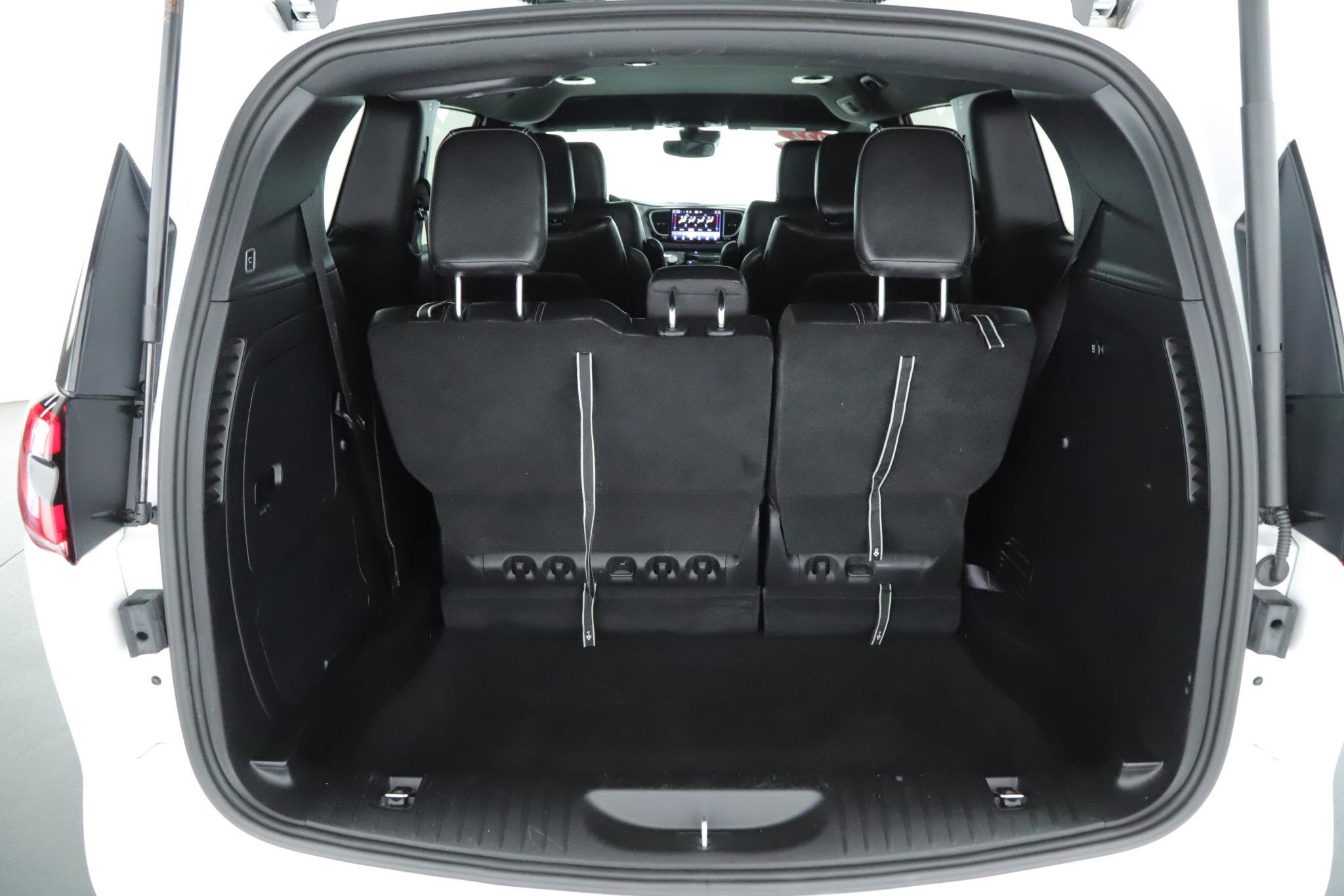 Used 2022 Chrysler Pacifica Touring-L w/ S Appearance Package image 23