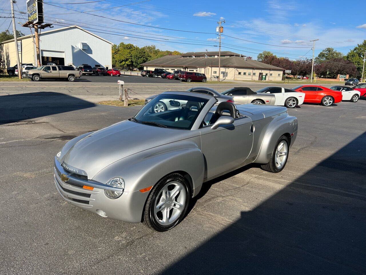 Used 2004 Chevrolet SSR w/ Preferred Equipment Group RWD image 78