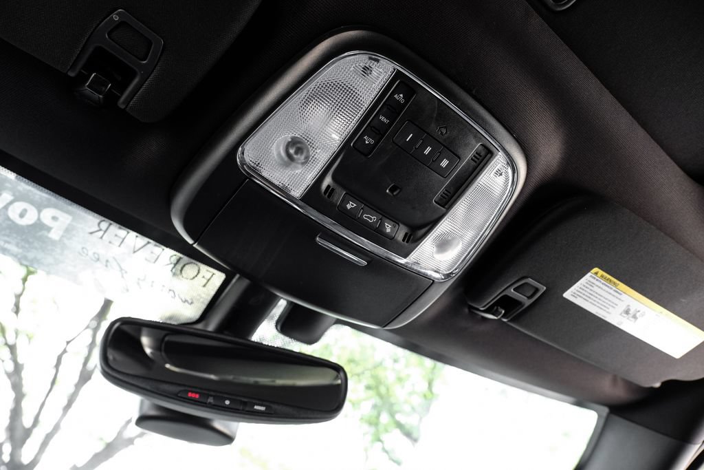 Used 2022 Jeep Grand Cherokee Limited w/ Tech Group AWD/4WD image 40