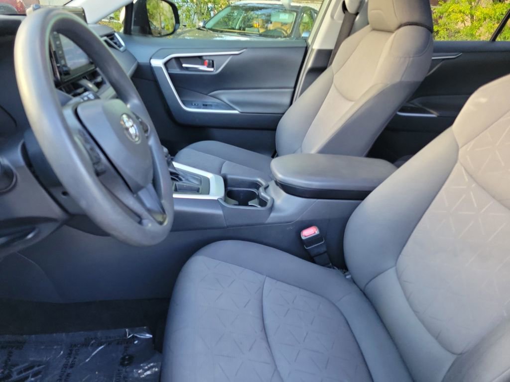 Used 2019 Toyota RAV4 XLE image 24