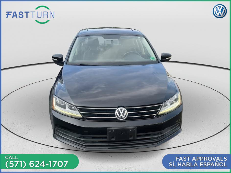 Used 2017 Volkswagen Jetta SE FWD image 2