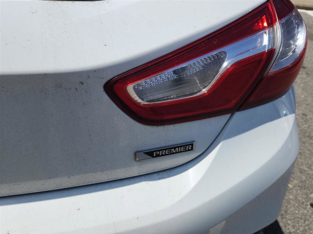 Used 2017 Chevrolet Cruze Premier FWD image 6