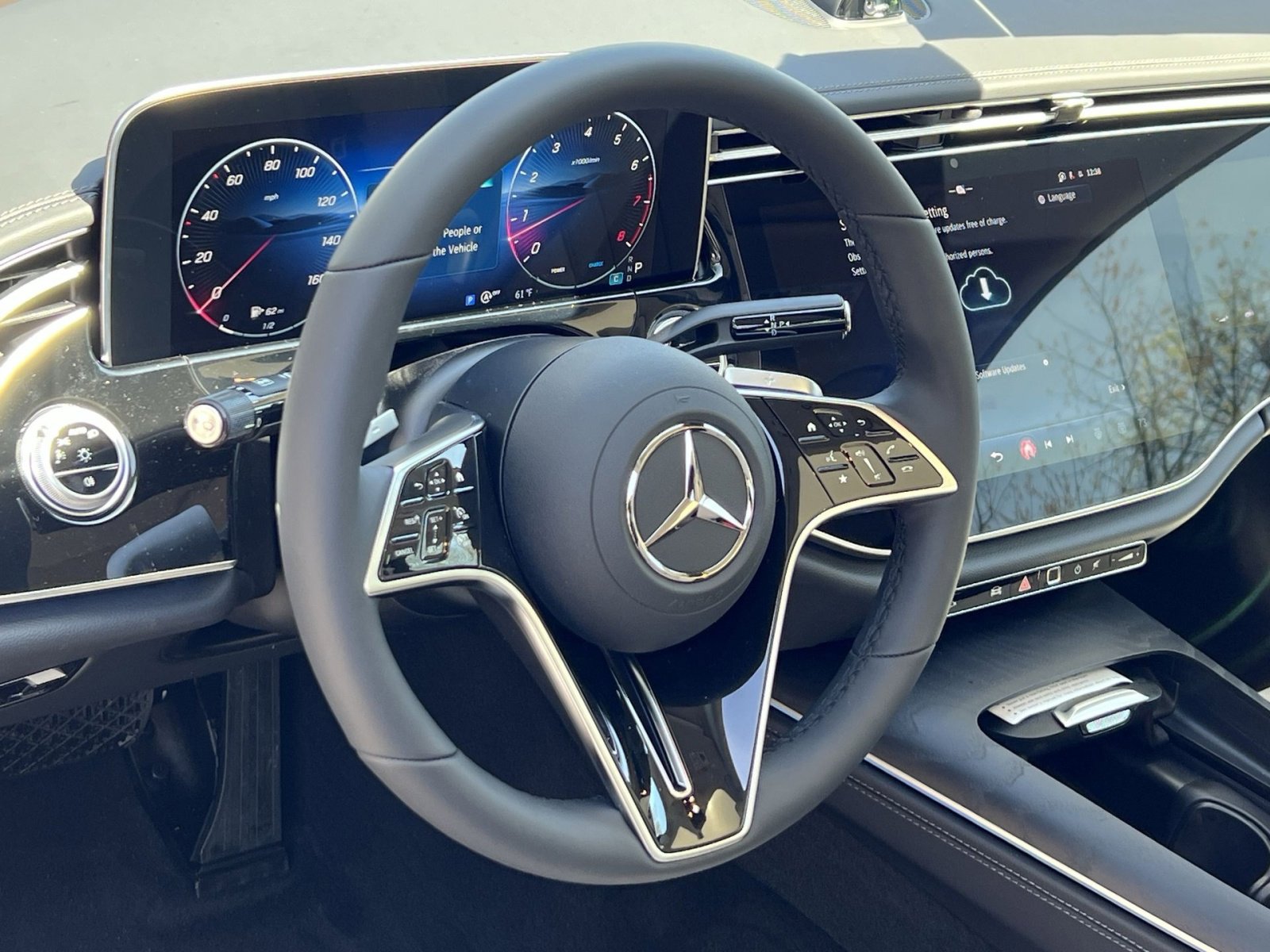 New 2026 Mercedes-Benz E 350 4MATIC Sedan image 14