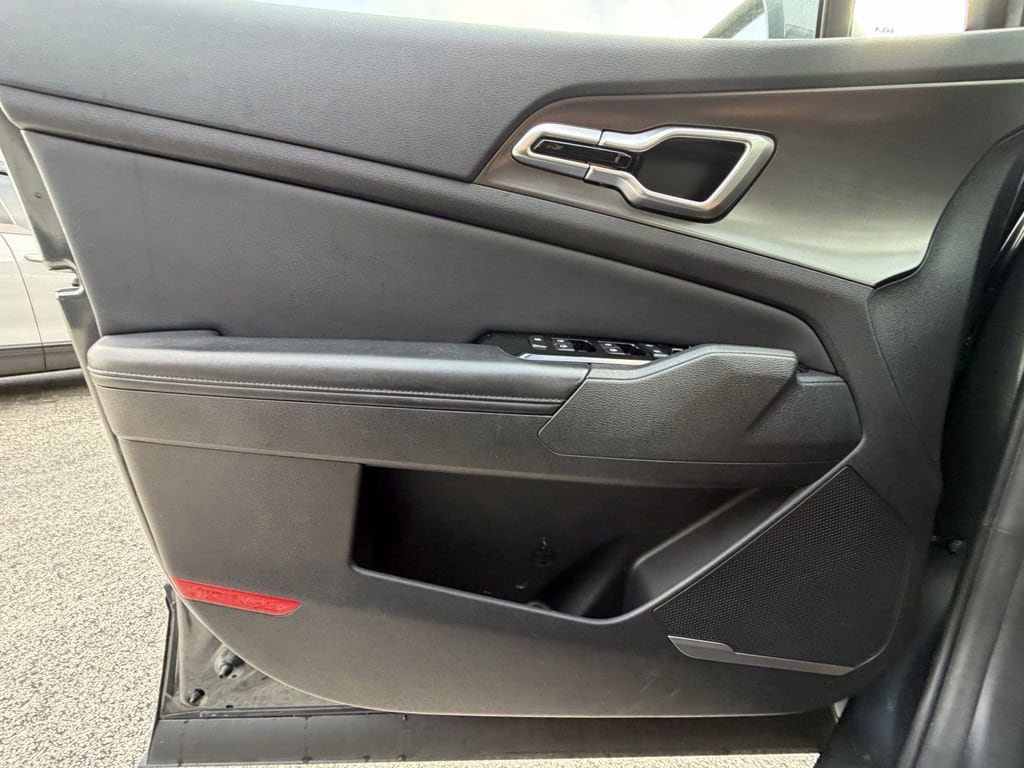 Certified 2024 Kia Sportage EX FWD image 19