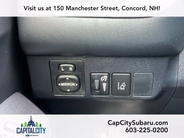 Used 2018 Toyota RAV4 XLE AWD/4WD image 27