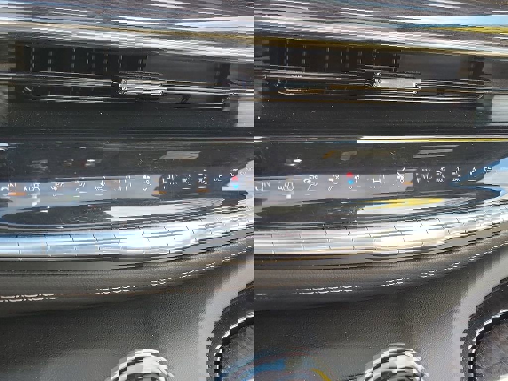 Used 2023 Cadillac Escalade Premium Luxury w/ LPO, Radiant Package image 31