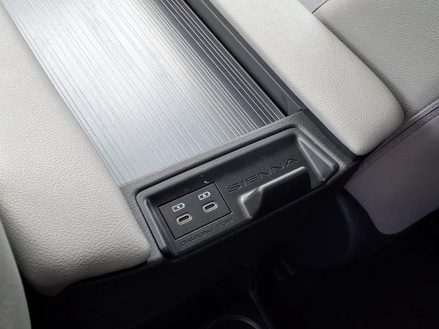 Certified 2026 Toyota Sienna XLE FWD image 12