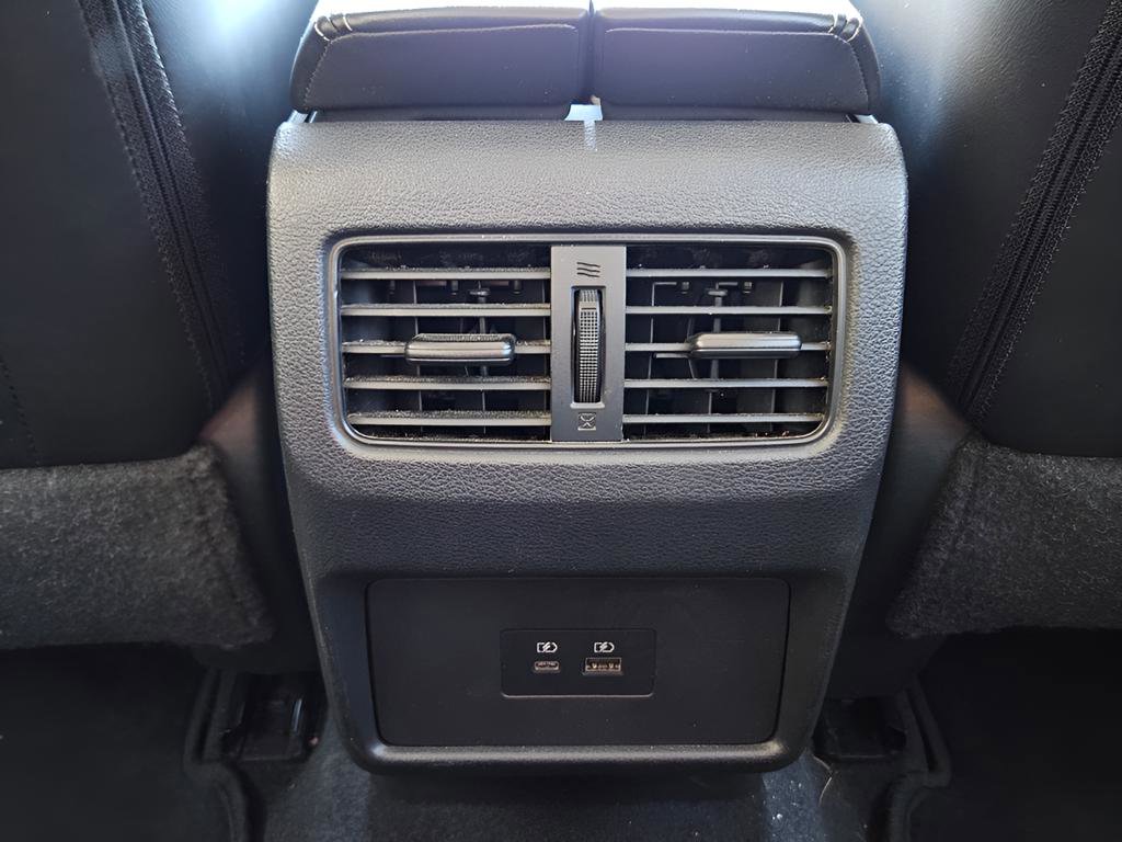Used 2023 Nissan Rogue SV w/ SV Premium Package image 32