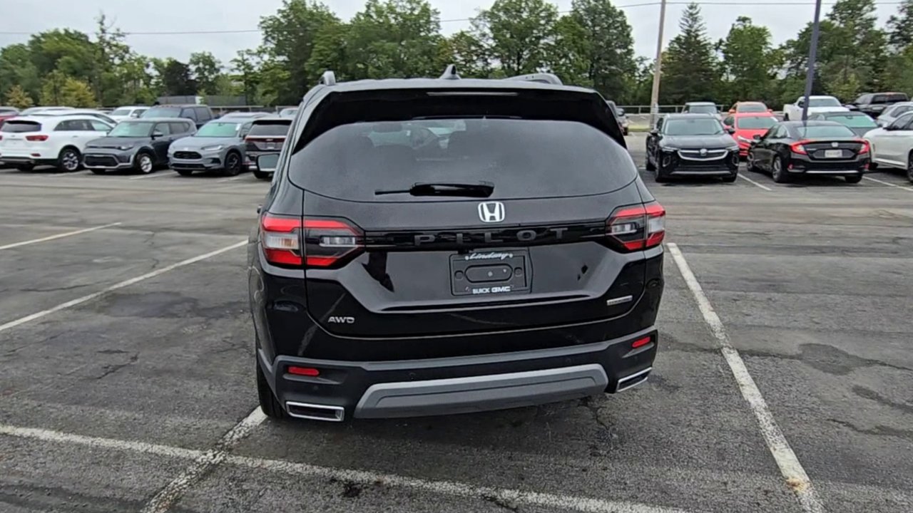 Used 2023 Honda Pilot Touring image 8