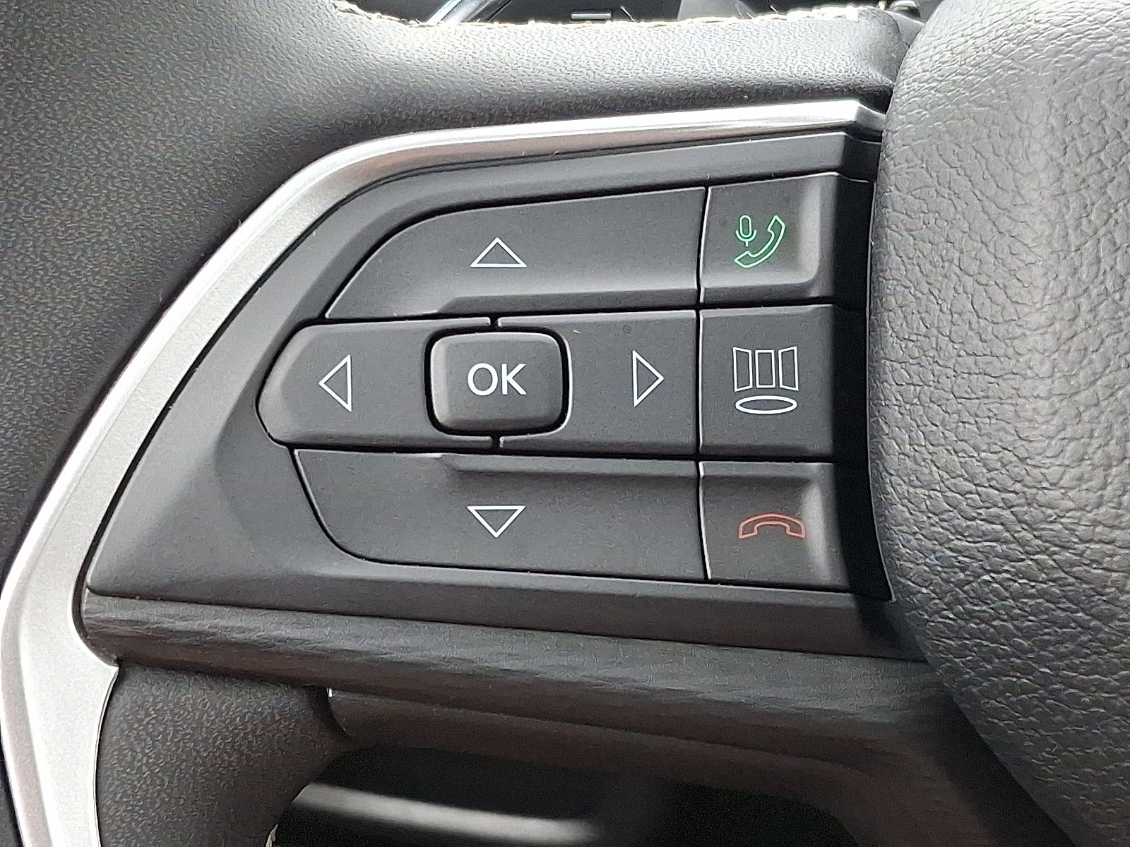 Used 2023 Jeep Grand Cherokee Altitude image 21