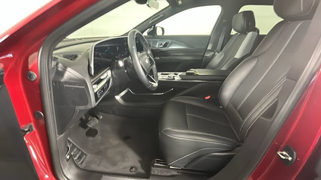 Used 2024 Cadillac Lyriq Tech AWD/4WD image 11