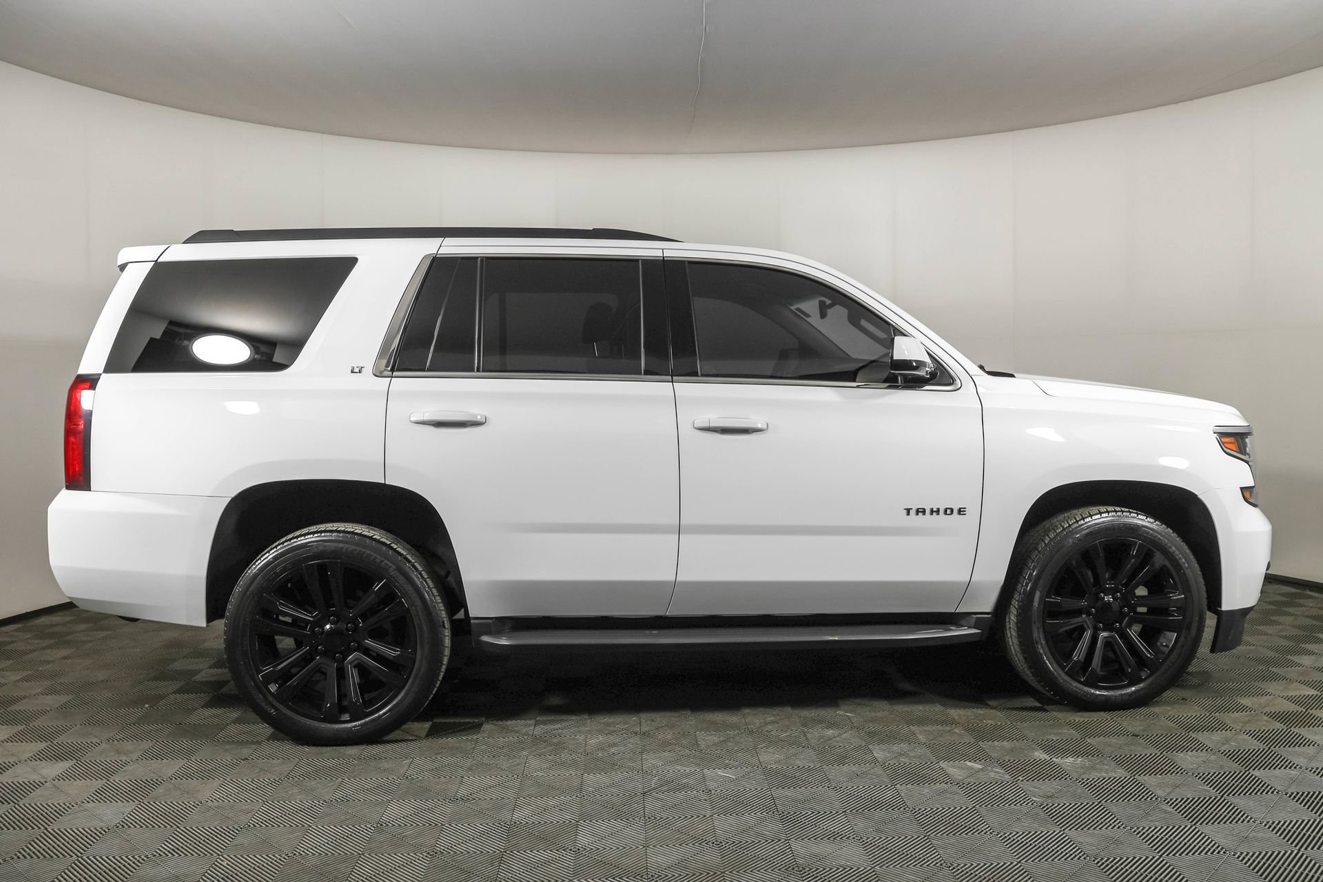 Used 2018 Chevrolet Tahoe LT AWD/4WD image 12