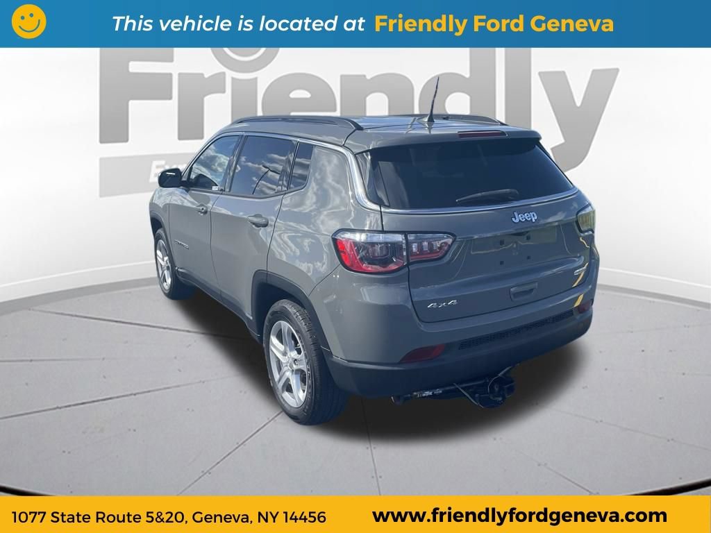 Used 2023 Jeep Compass Latitude w/ Convenience Group AWD/4WD image 7