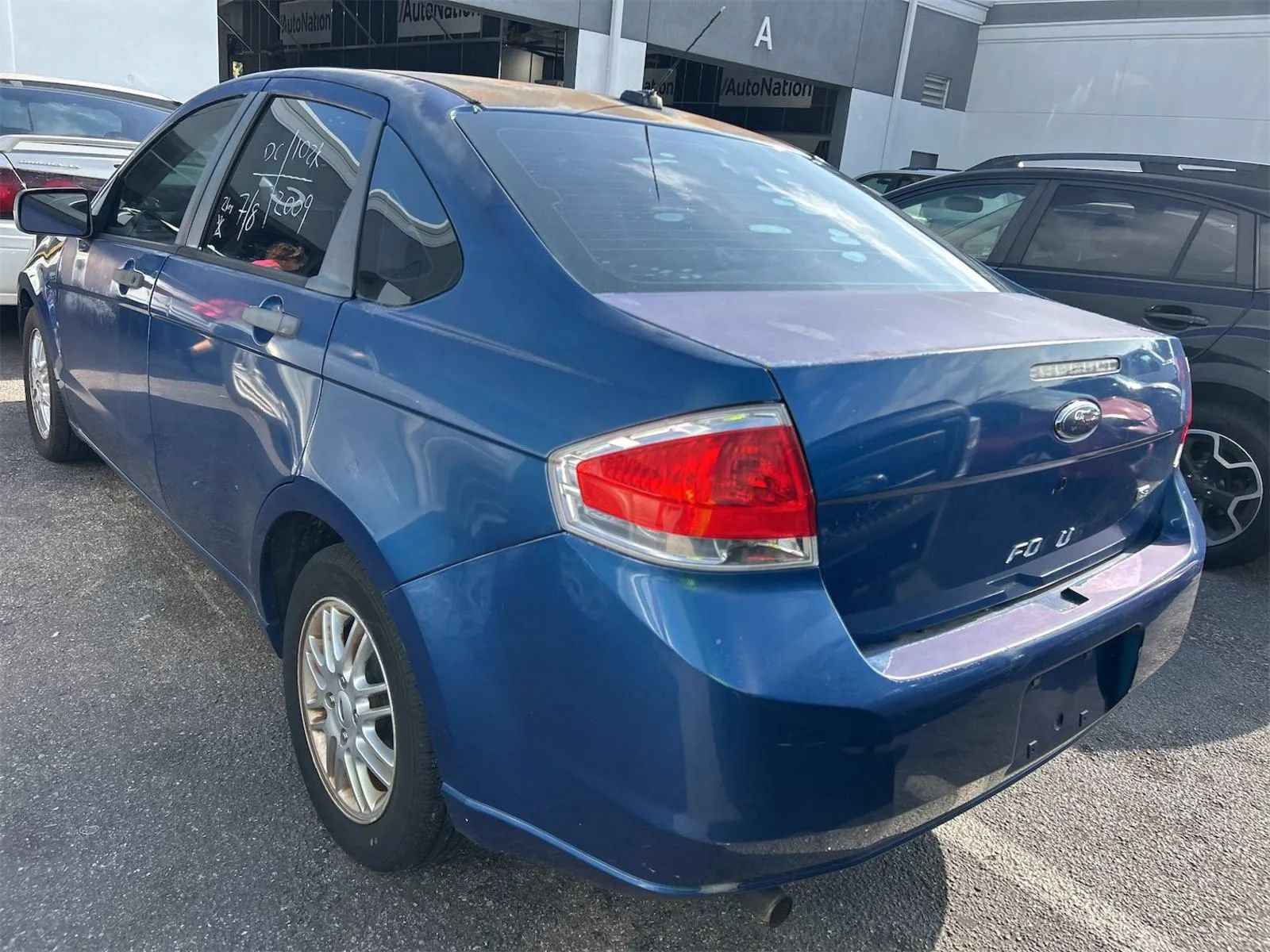 Used 2009 Ford Focus SE FWD image 2