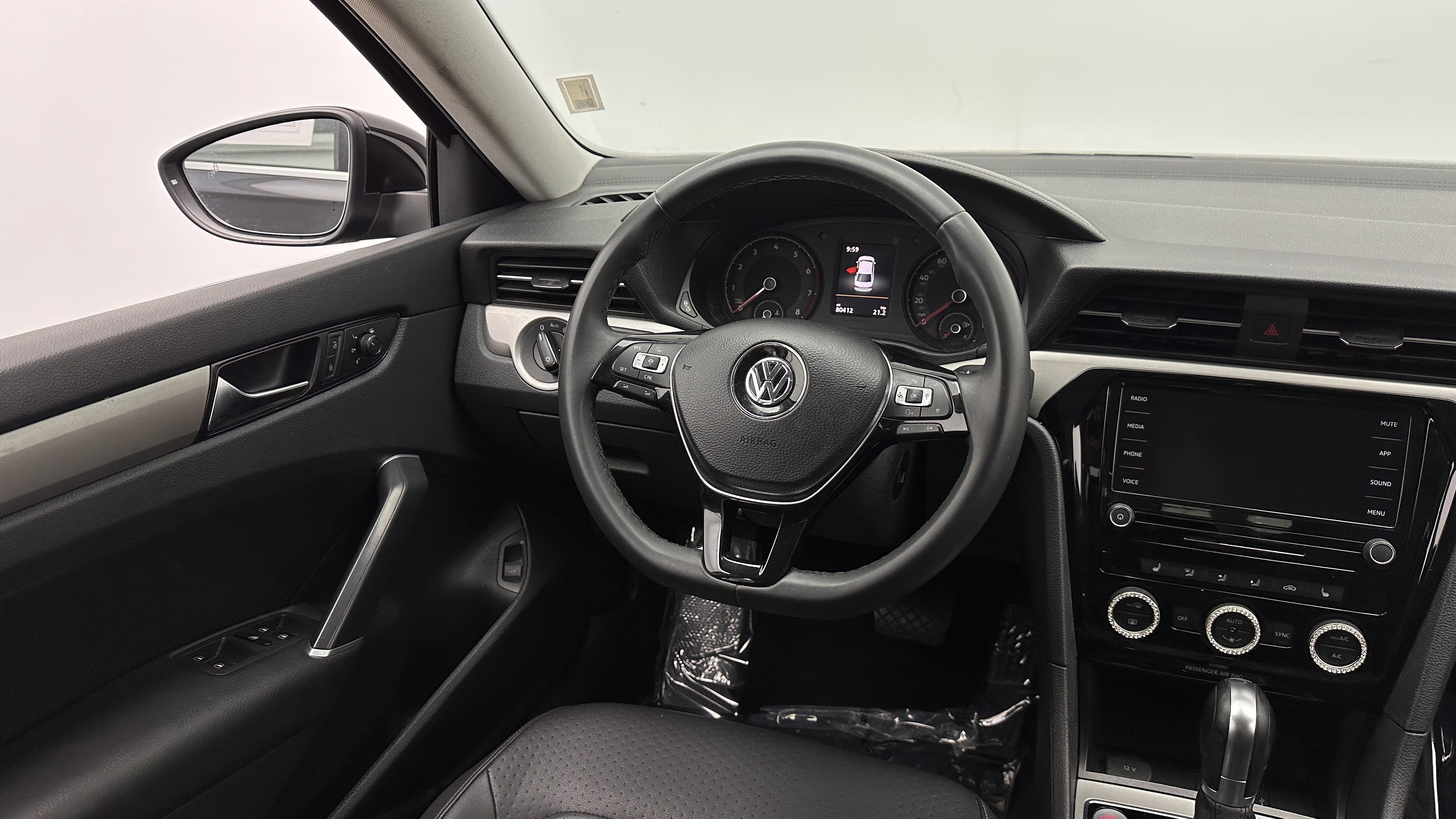 Used 2021 Volkswagen Passat 2.0T SE FWD image 26