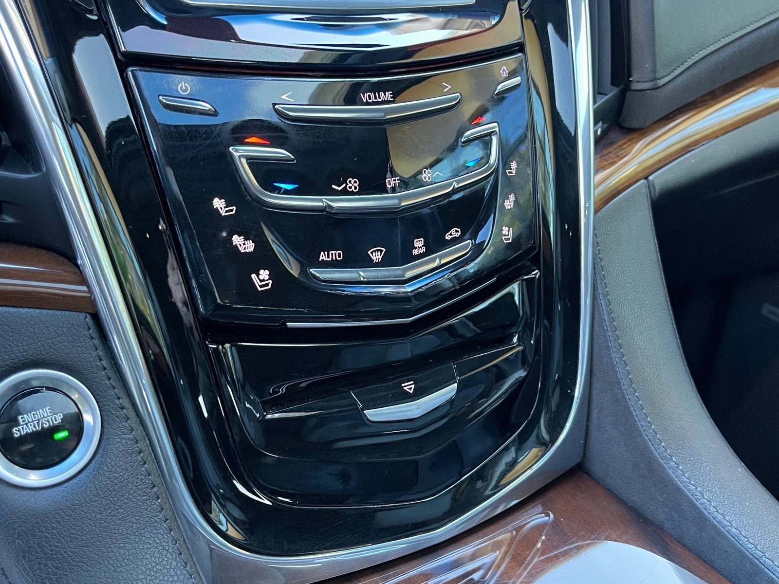 Used 2017 Cadillac Escalade Premium Luxury image 46