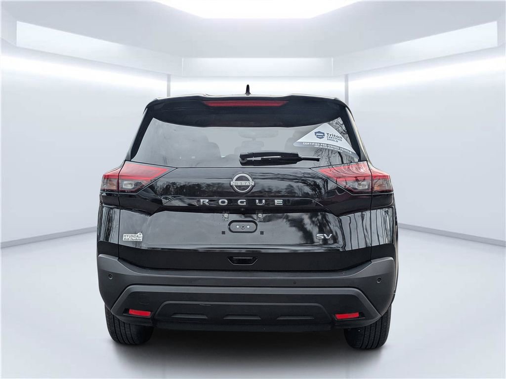 Used 2023 Nissan Rogue SV image 4