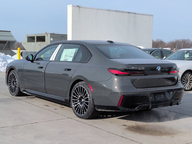 New 2026 BMW 750e xDrive image 9