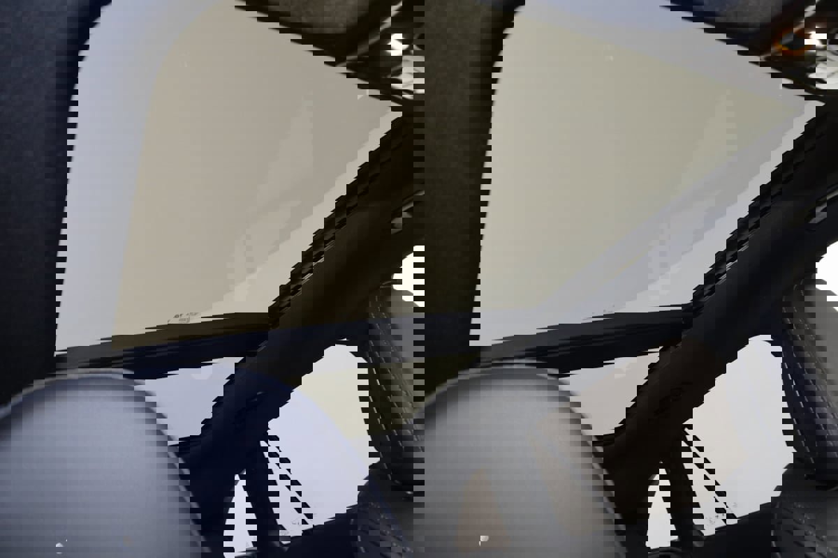 Used 2025 Mercedes-Benz GLC 300 4MATIC SUV image 11