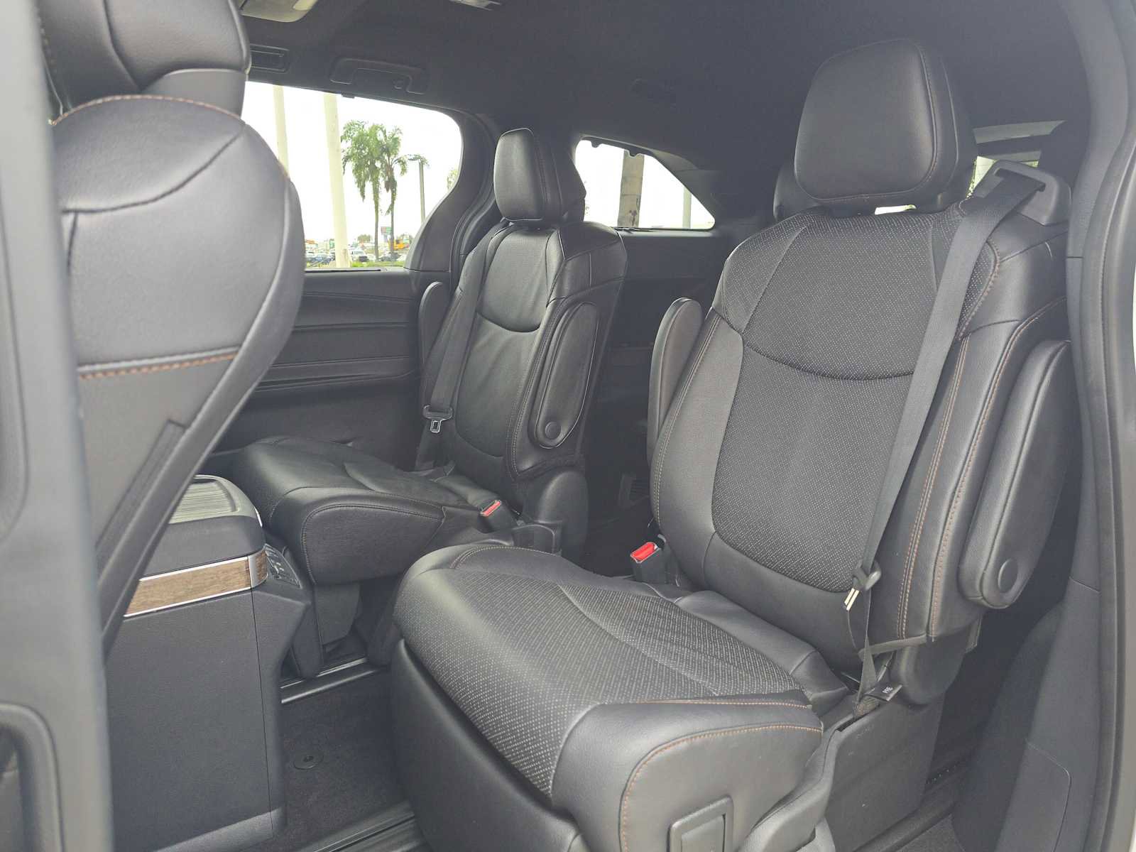 Used 2025 Toyota Sienna Platinum image 18
