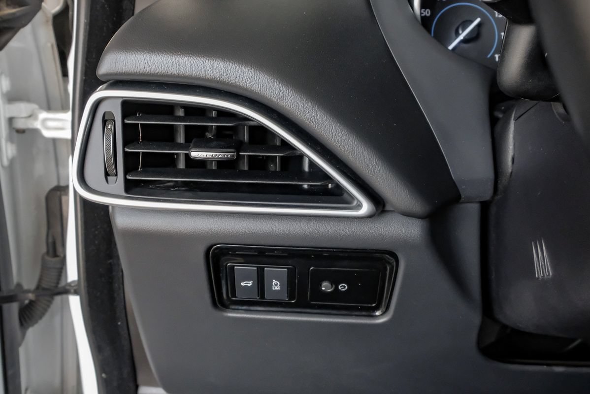 Used 2019 Jaguar F-PACE Premium AWD/4WD image 27