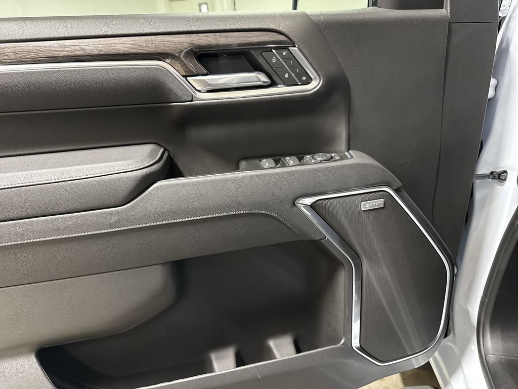 New 2026 Chevrolet Silverado 1500 LTZ w/ Z71 Off-Road Package AWD/4WD image 21