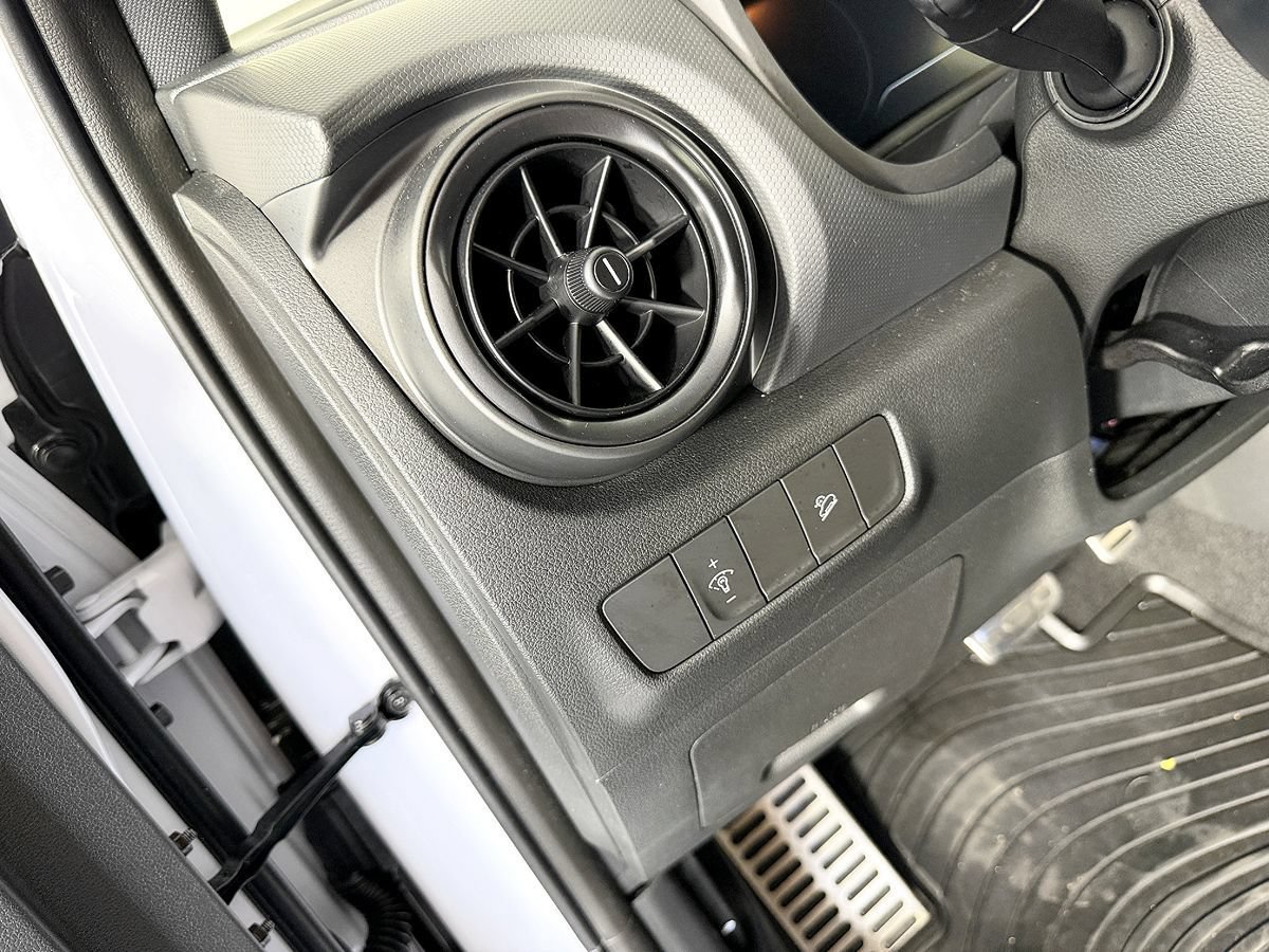 Used 2022 Hyundai Kona N FWD image 31