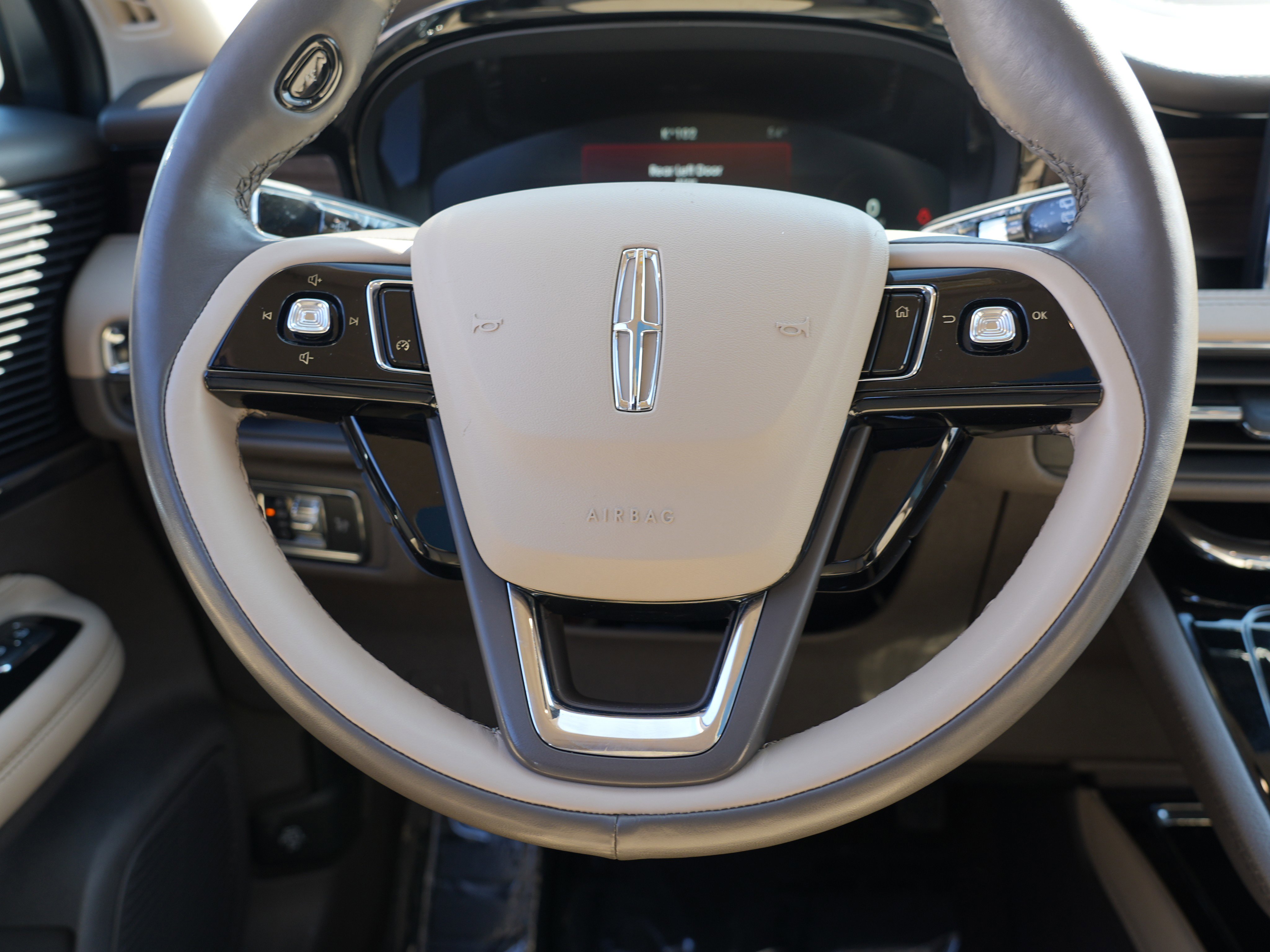 Used 2022 Lincoln Corsair Reserve w/ Elements Package image 29