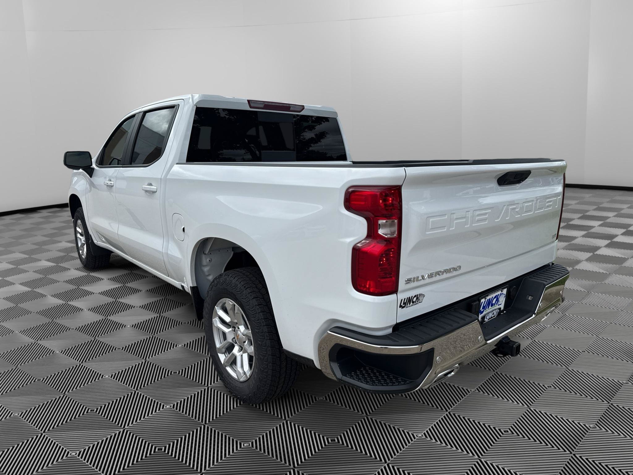 New 2026 Chevrolet Silverado 1500 LT w/ Z71 Off-Road Package AWD/4WD image 3