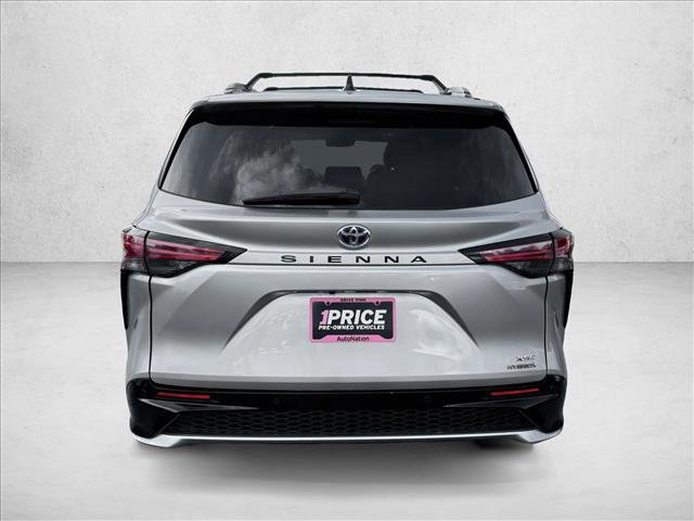 Used 2022 Toyota Sienna XSE w/ XSE Plus Package image 5