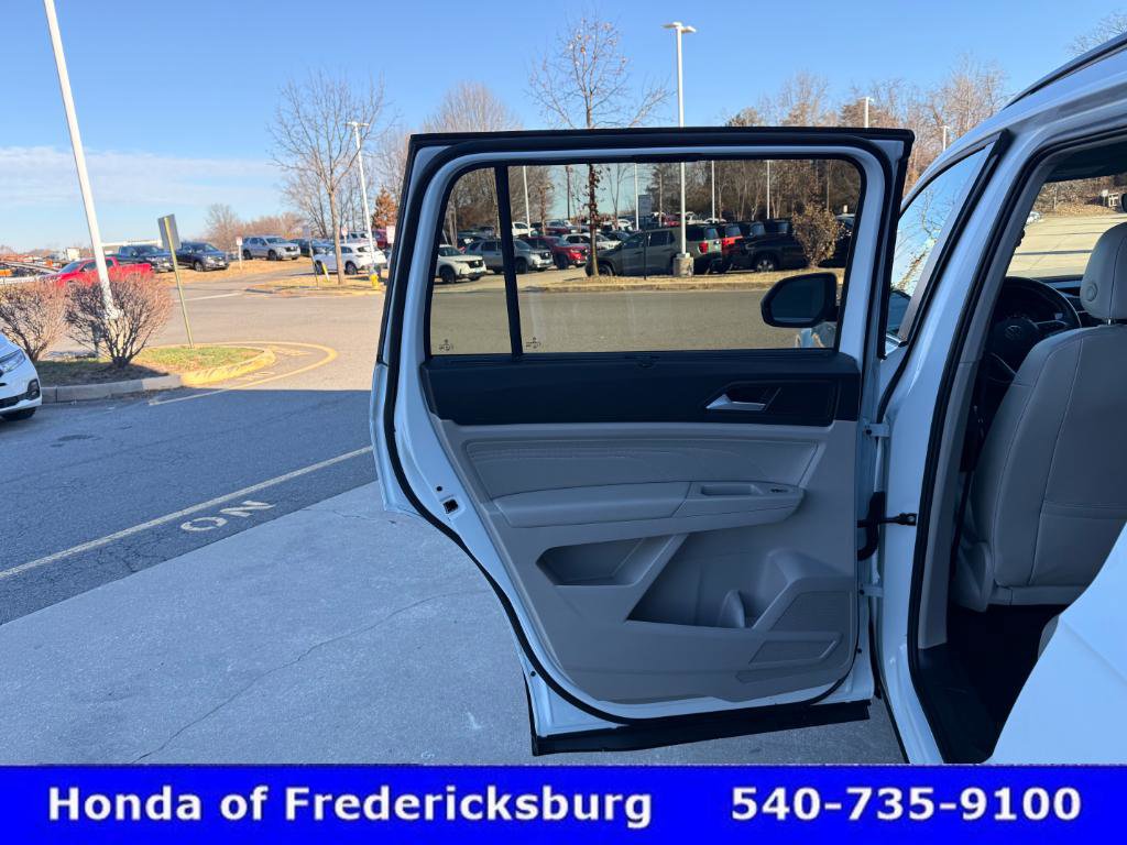 Used 2021 Volkswagen Atlas SE w/ Panoramic Sunroof Package image 15