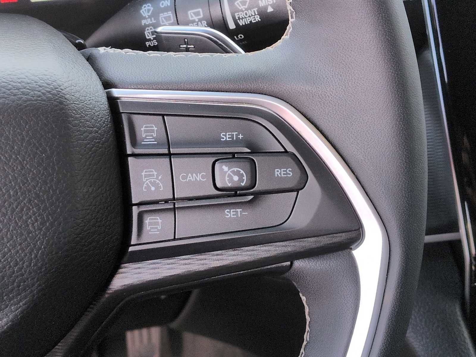 Used 2023 Jeep Grand Cherokee L Laredo image 24