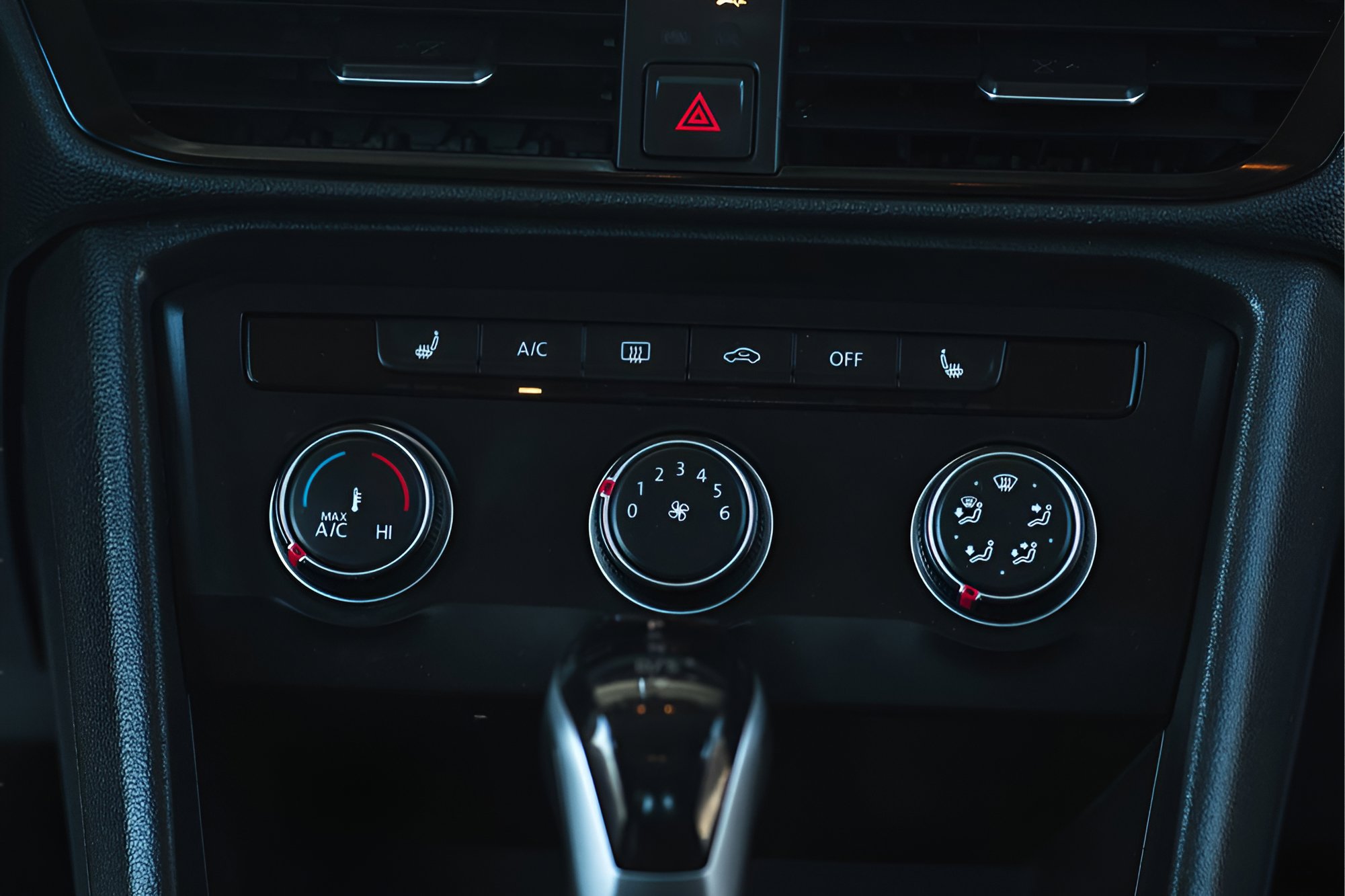 Used 2022 Volkswagen Taos SE FWD image 25