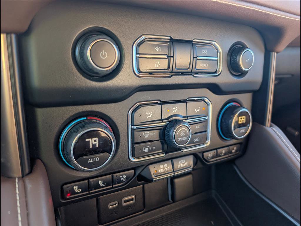 Used 2021 Chevrolet Tahoe High Country w/ Premium Package image 18