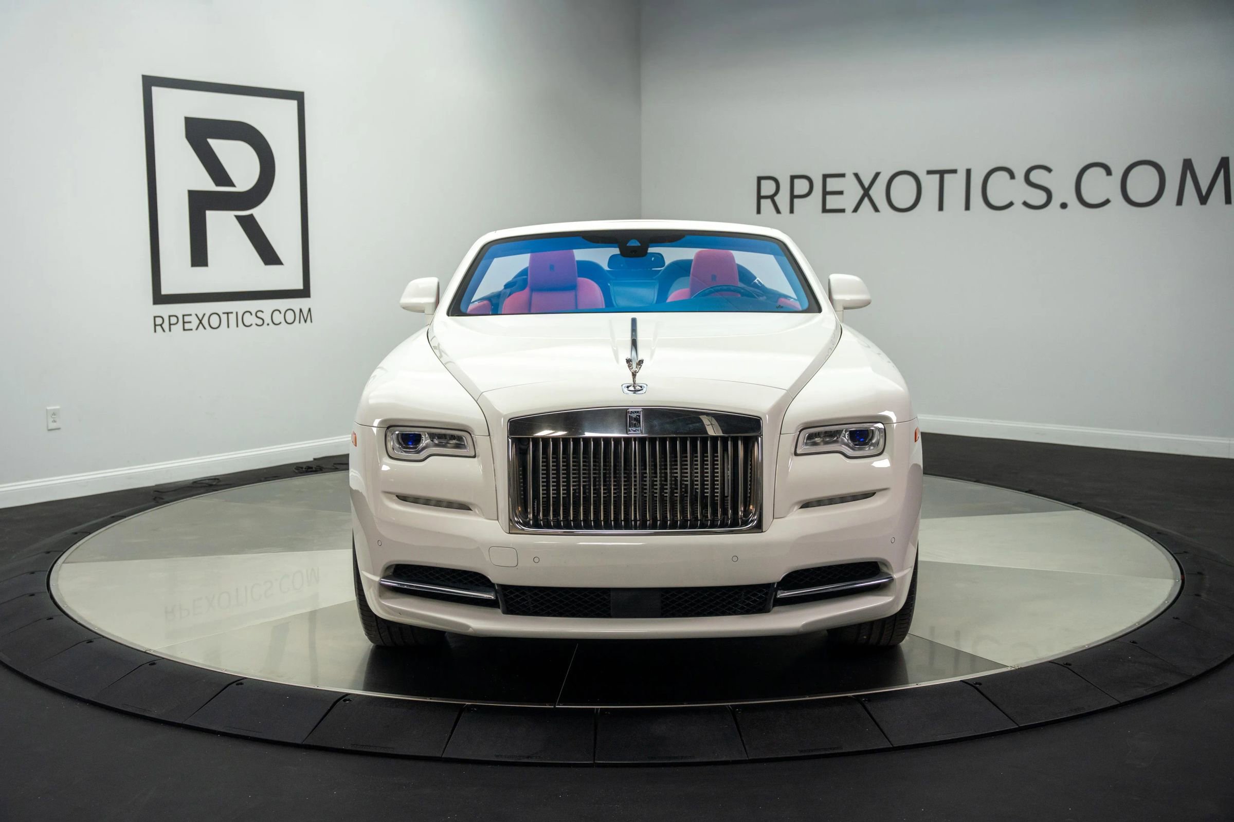 Used 2017 Rolls-Royce Dawn image 18