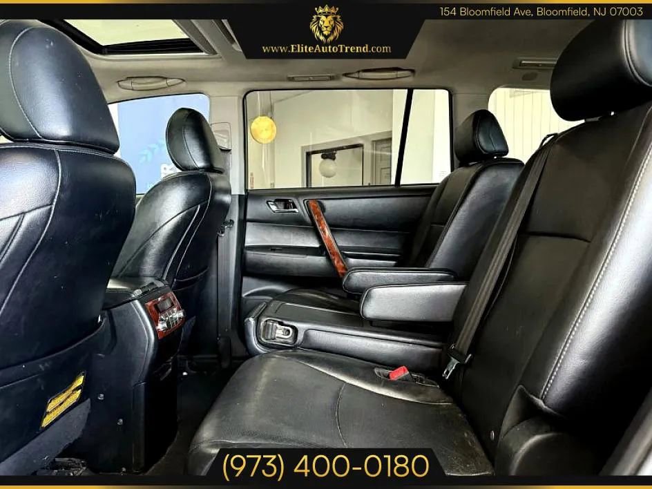 Used 2012 Toyota Highlander Limited w/ Tow Pkg image 25