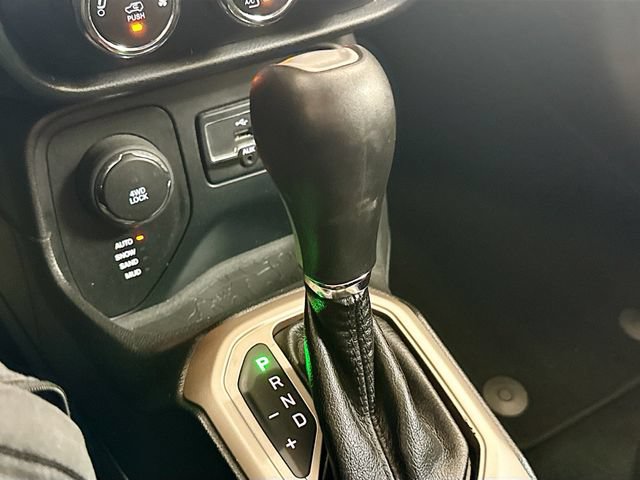 Used 2016 Jeep Renegade 75th Anniversary AWD/4WD image 17