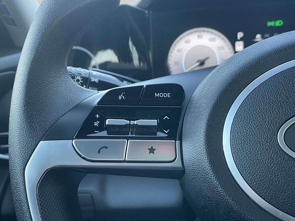 Used 2024 Hyundai Elantra SEL image 21