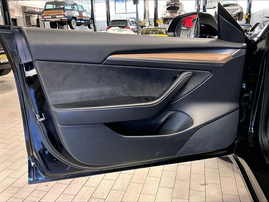 Used 2022 Tesla Model 3 image 28