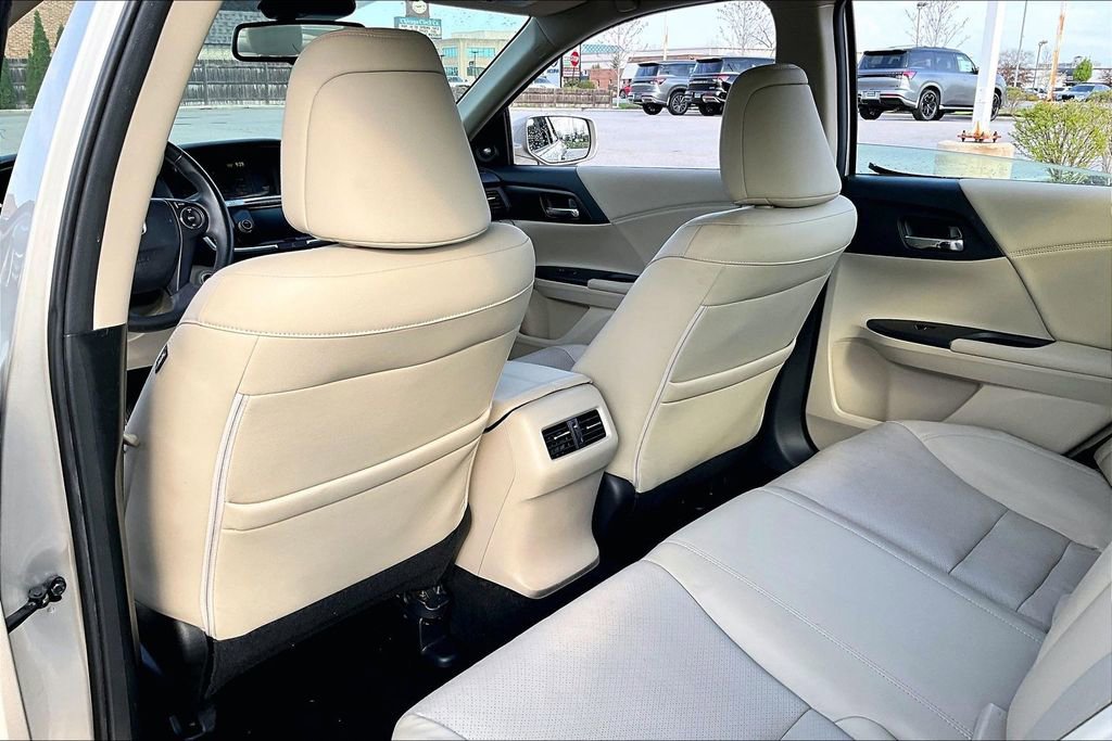 Used 2015 Honda Accord EX-L image 31