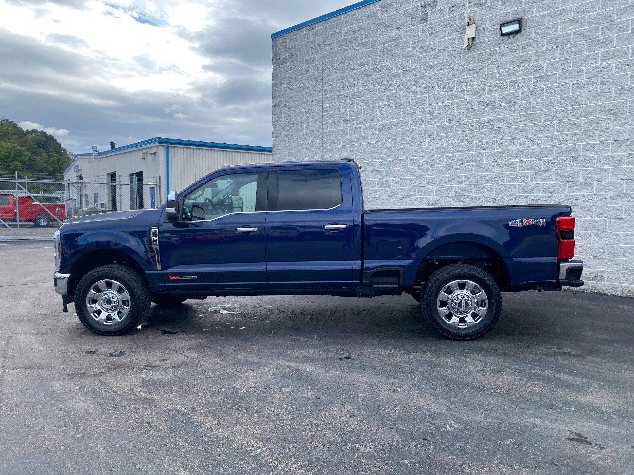 New 2027 Ford F250 Lariat w/ Lariat Ultimate Package AWD/4WD image 6