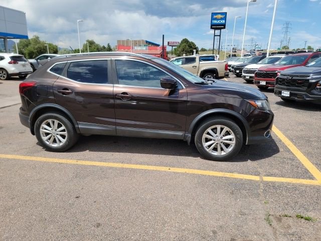 Used 2017 Nissan Rogue Sport SV w/ SV All-Weather Package AWD/4WD image 4