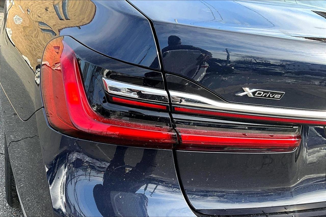 Used 2020 BMW 740i xDrive image 23